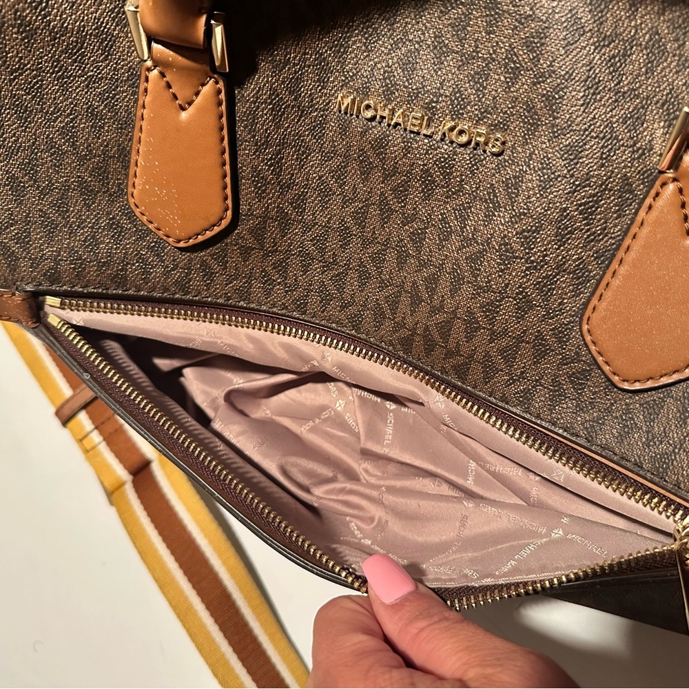 Michael Kors Brown Leather Large Travel Bag with Strap - Picture 7 of 7
